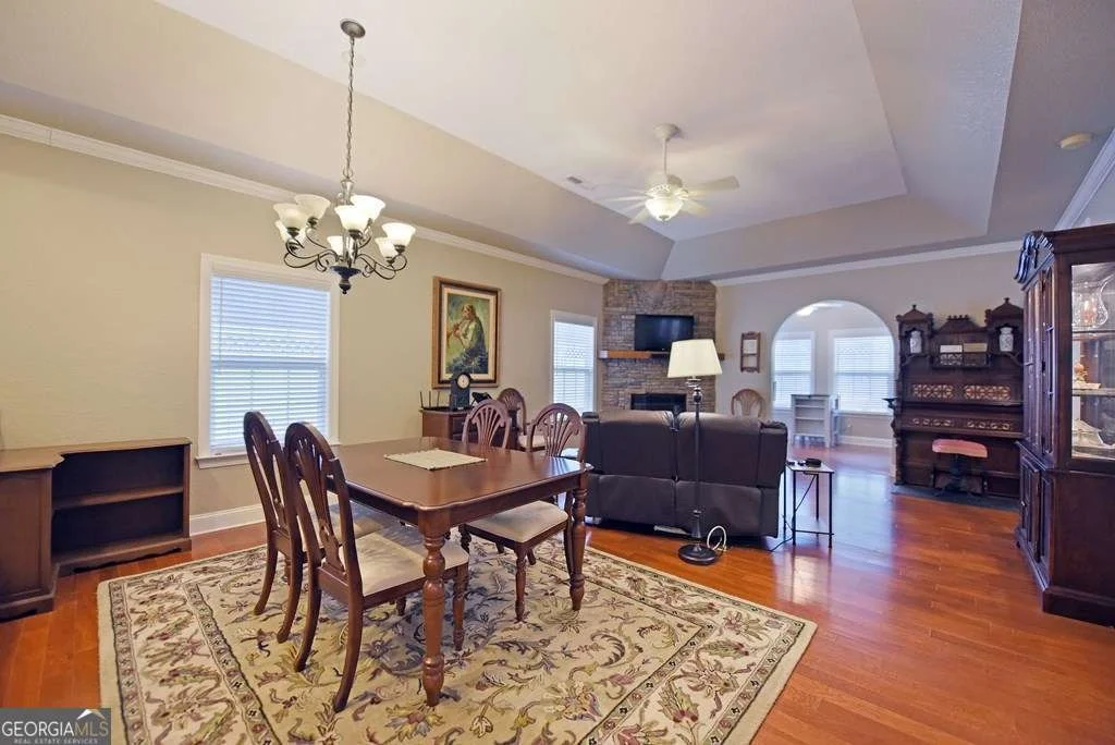 Photo of 414 Long View Circle