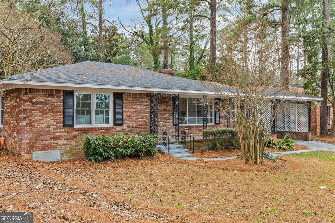 Photo of 3120 Edinburgh Drive