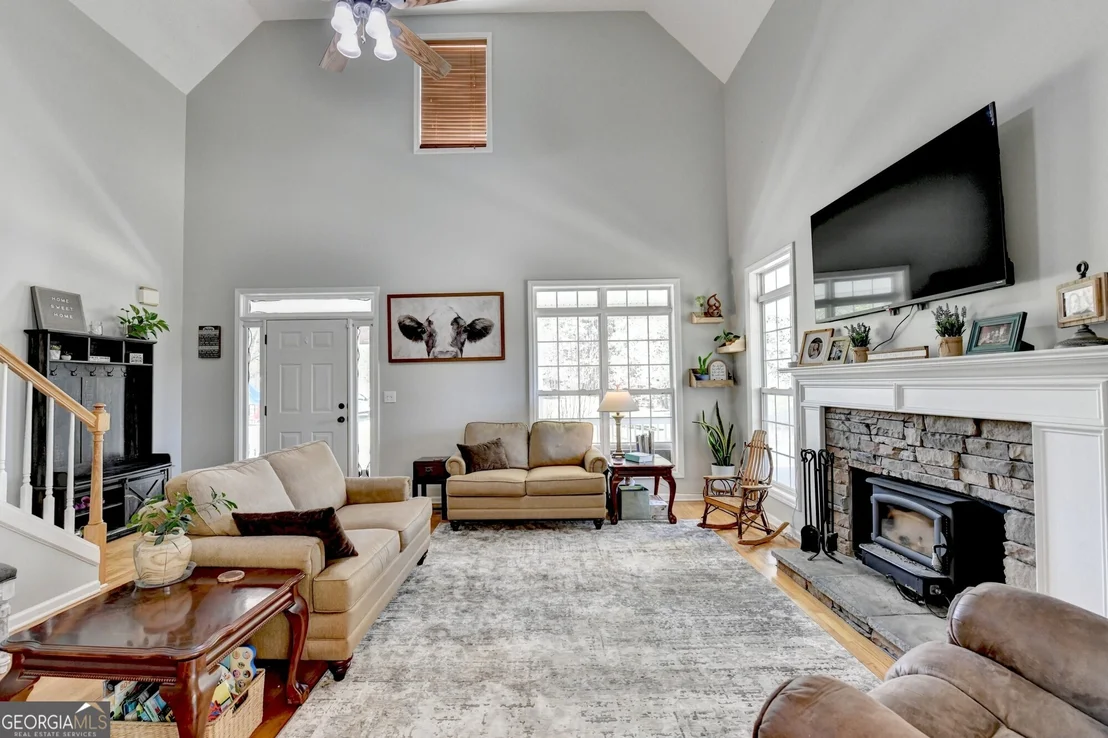 Photo of 1555 Lower River Road
