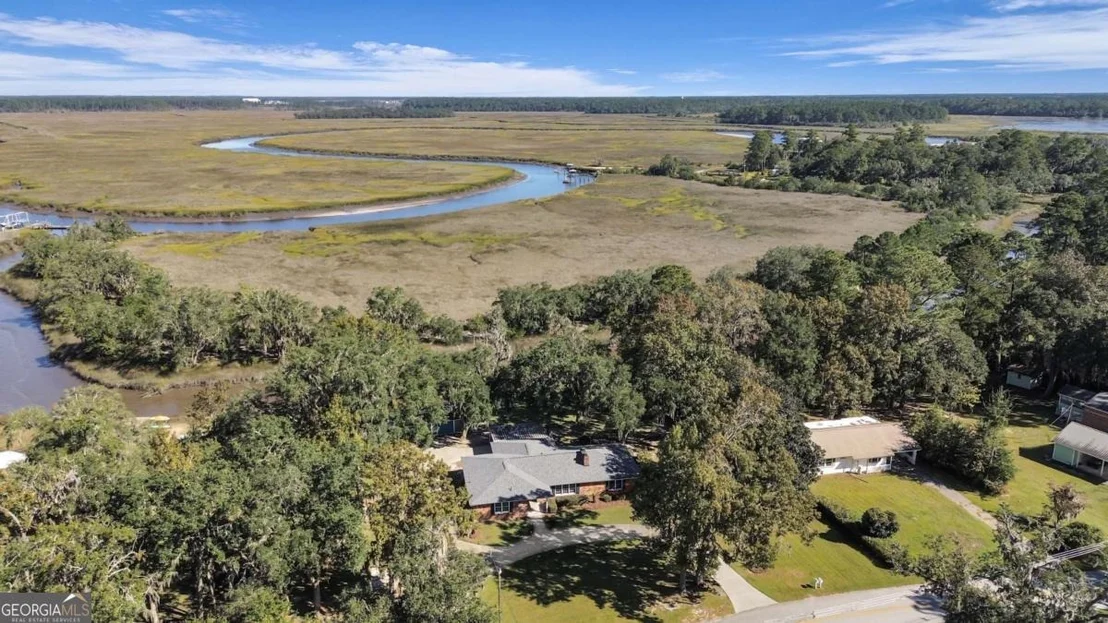 Photo of 1613 Lake Drive