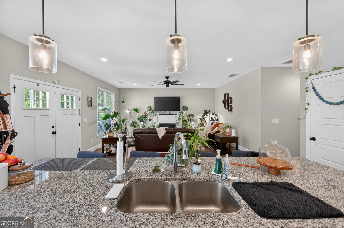 Photo of 1001 Davis Street