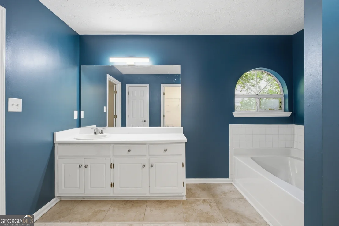 Photo of 5482 Riverside Drive