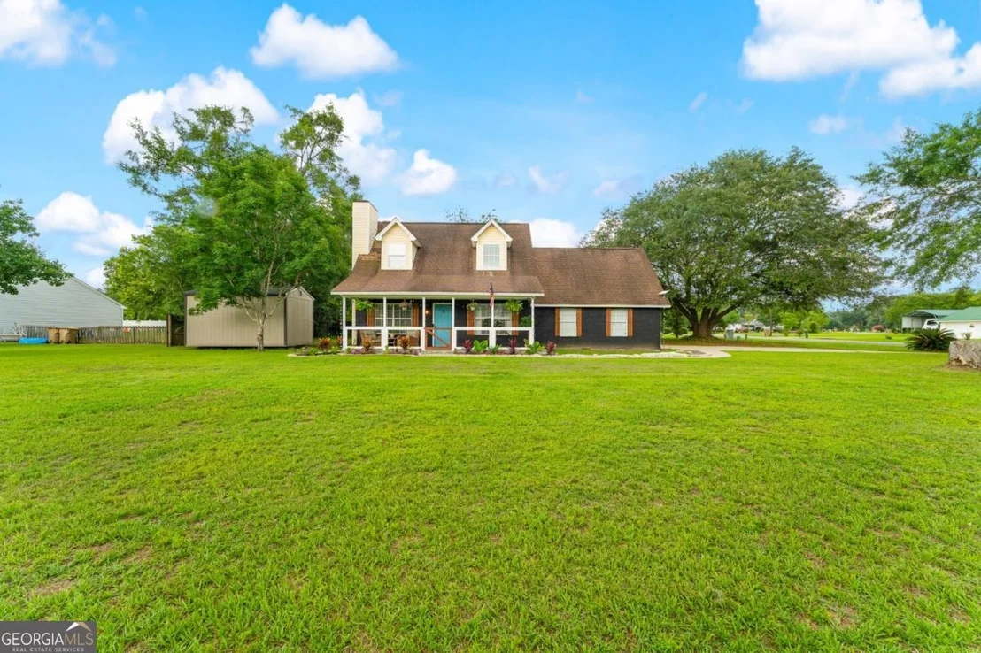 Photo of 100 Live Oak Circle