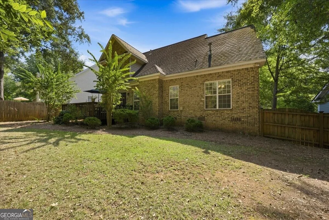 Photo of 920 Huntcliffe Drive