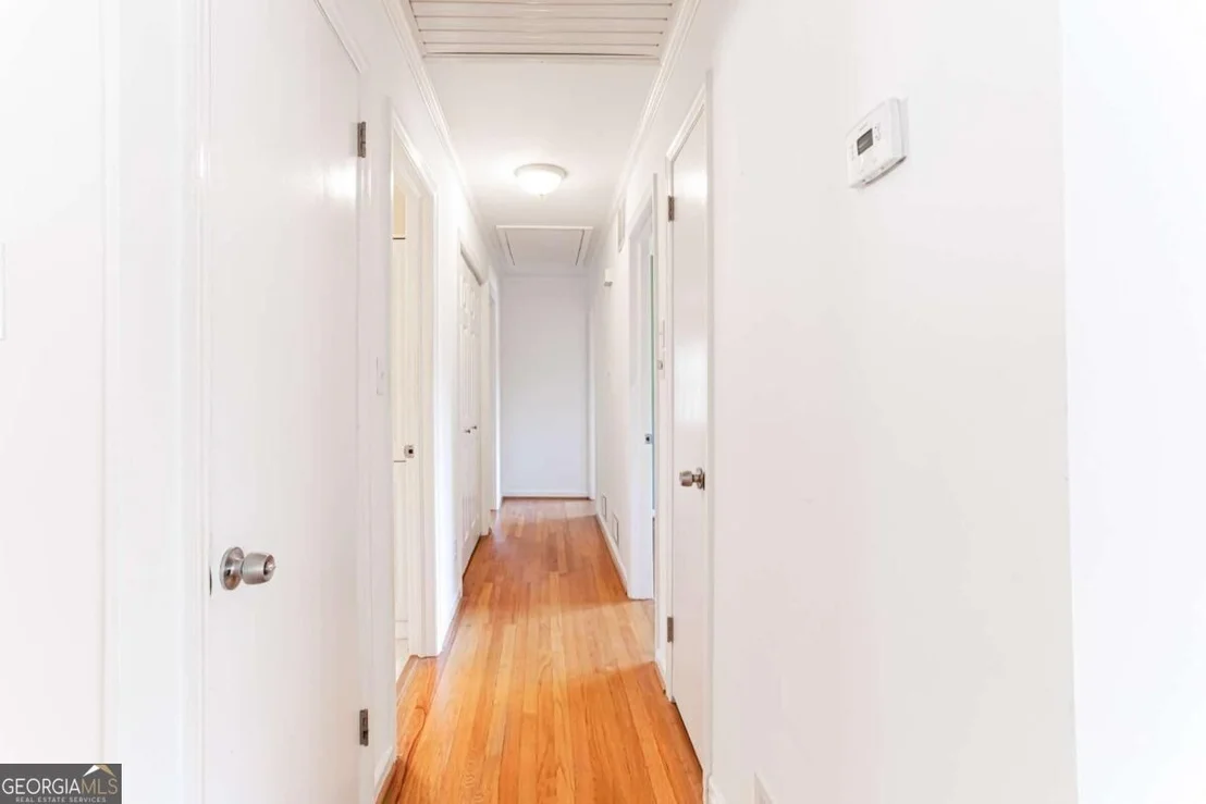 Photo of 461 Highview Drive SE