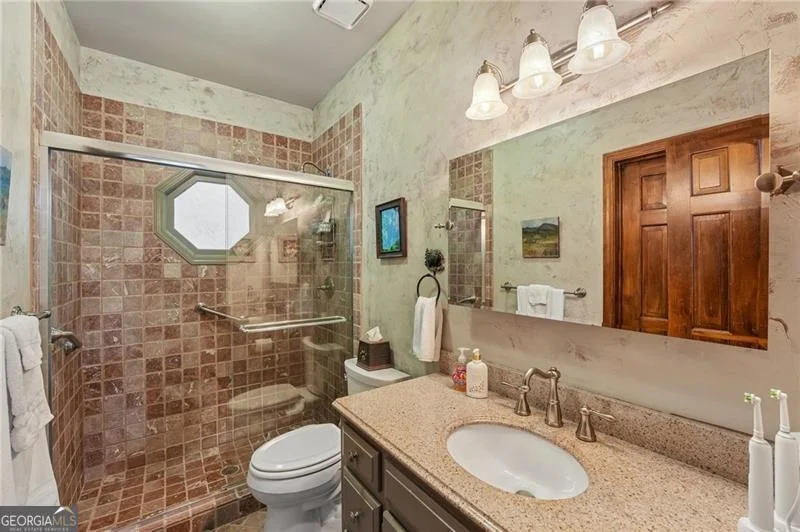 Photo of 1482 Valley View Drive