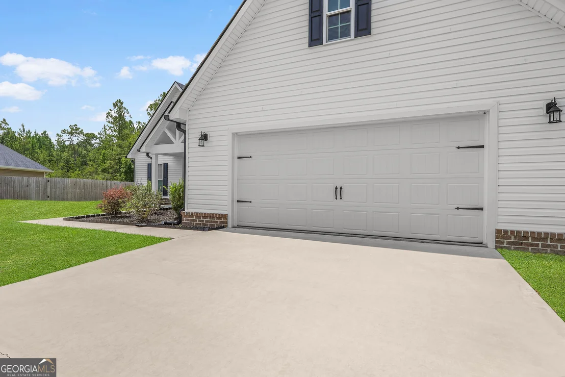 Photo of 166 SE Baker Field Lane