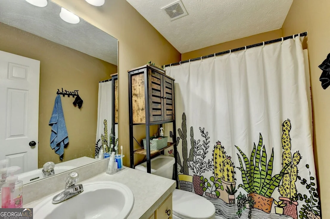 Photo of 1555 Lower River Road
