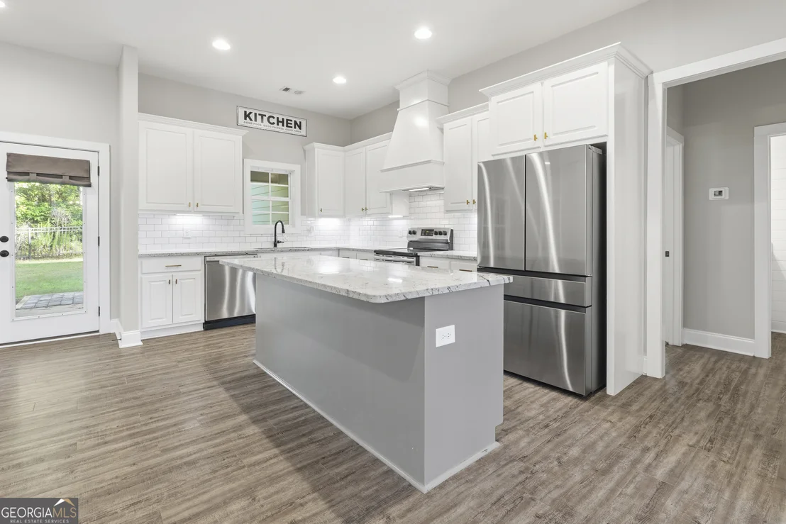 Photo of 122 Lee Road 2121