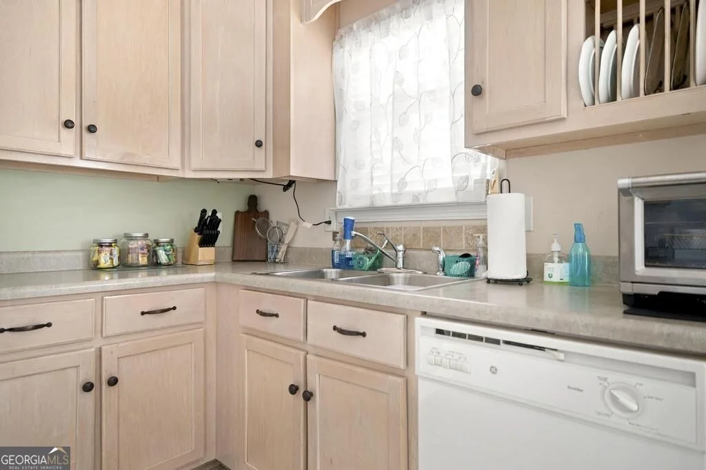 Photo of 256 Ellicott Drive