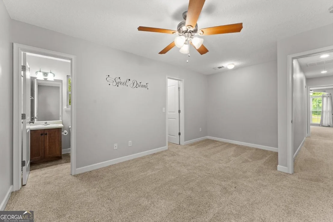 Photo of 270 Sassafras Lane