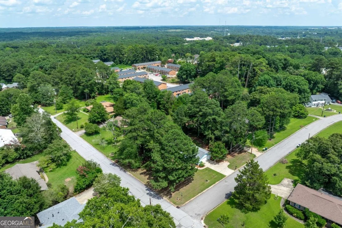 Photo of 300 Fairway Drive