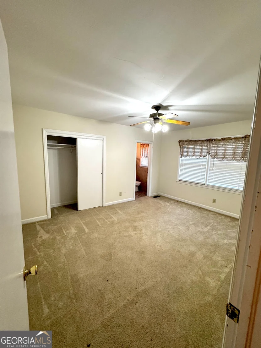 Photo of 17 Deforest Avenue