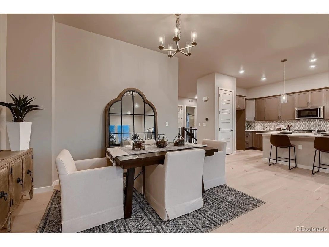 Photo of 895 Quarry Cir