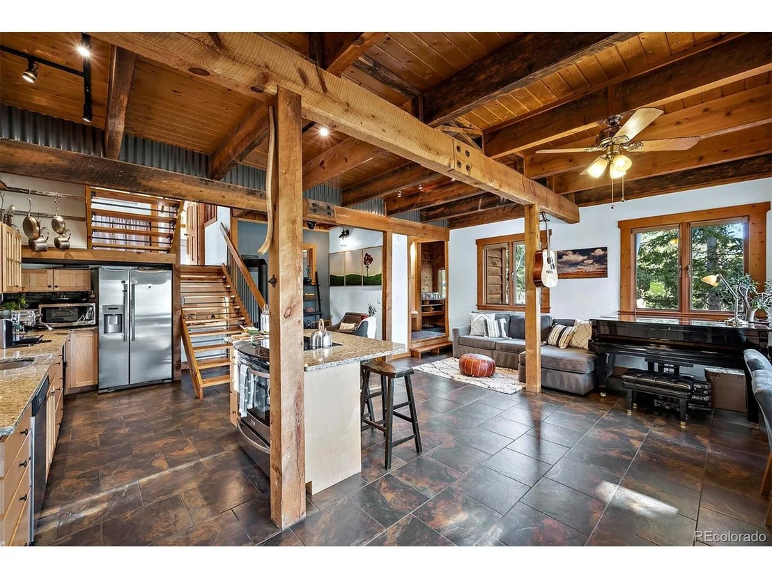 Photo of 489 Circle Dr