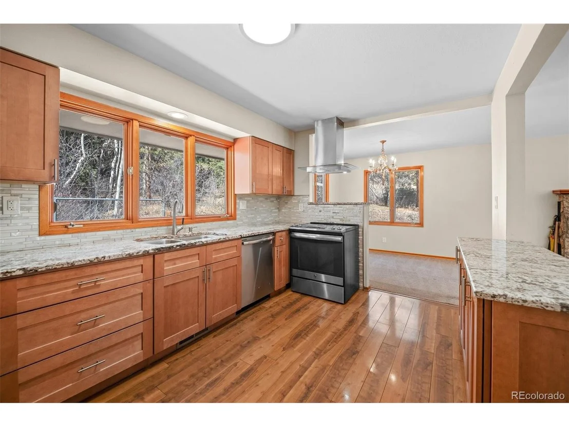 Photo of 993 Fall River Rd