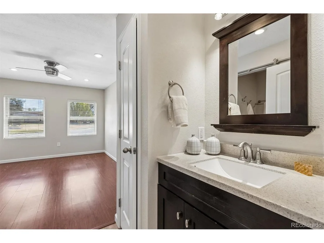 Photo of 5755 Dover St