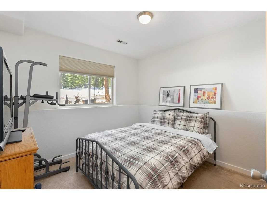 Photo of 400 Upper Forest Rd