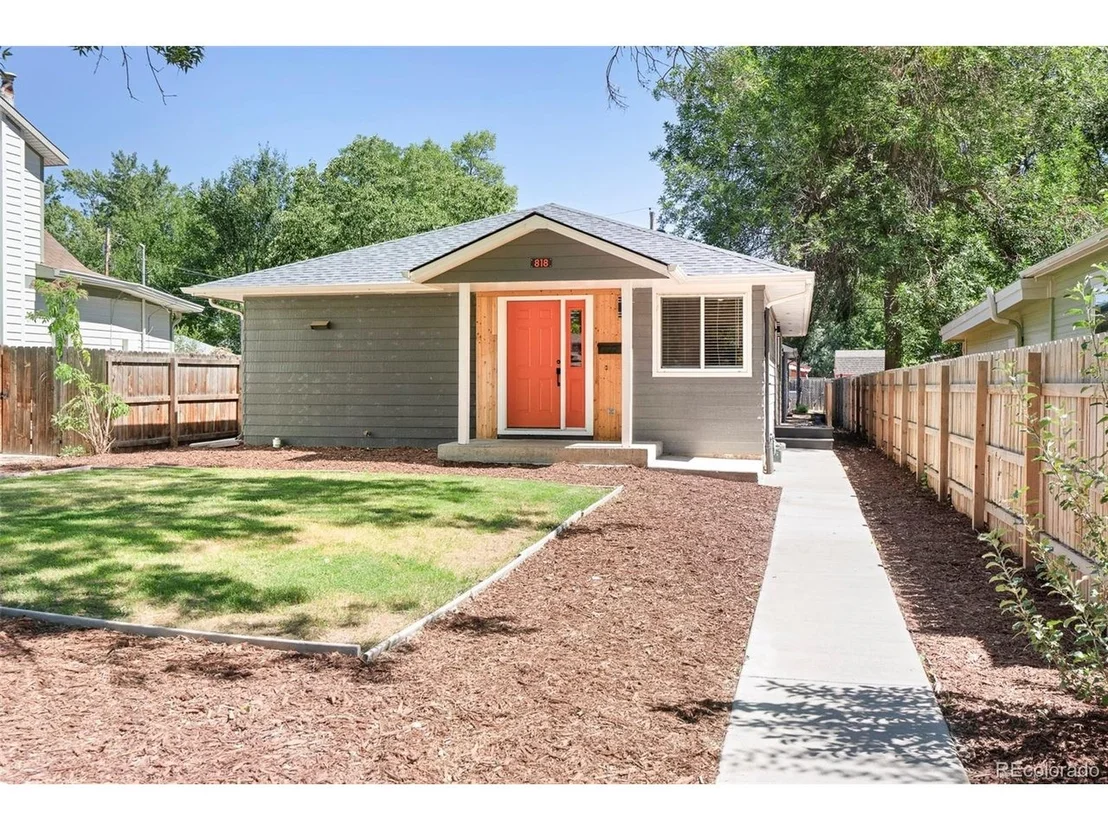 Photo of 818 Baker St