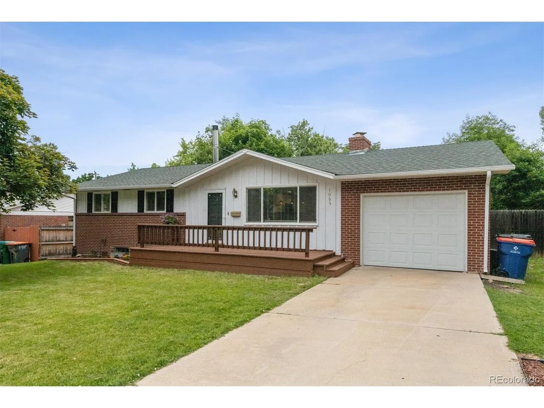 Photo of 1065 Hemlock Way