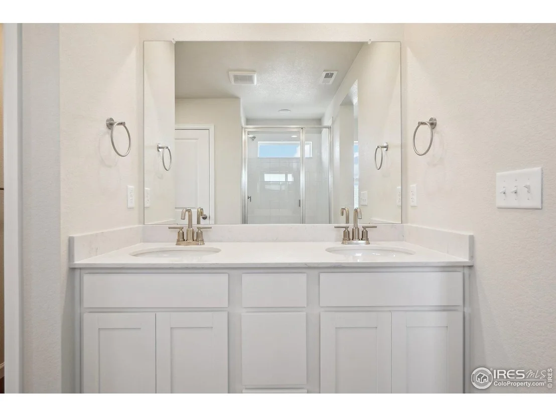 Photo of 824 Hummocky Way