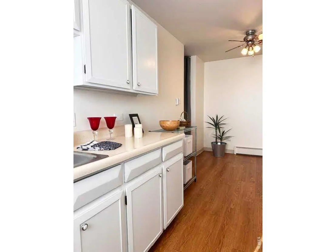 Photo of Unit 308 at 830 20th St