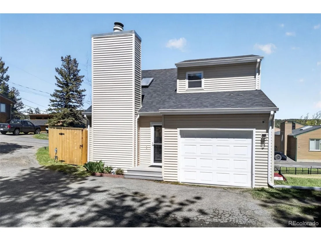 Photo of 30793 Hilltop Dr