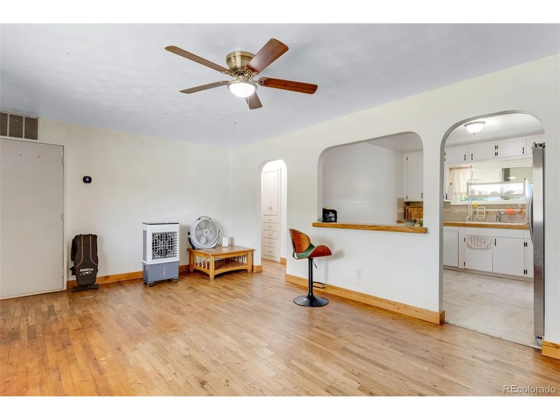 Photo of 110 25th Ave