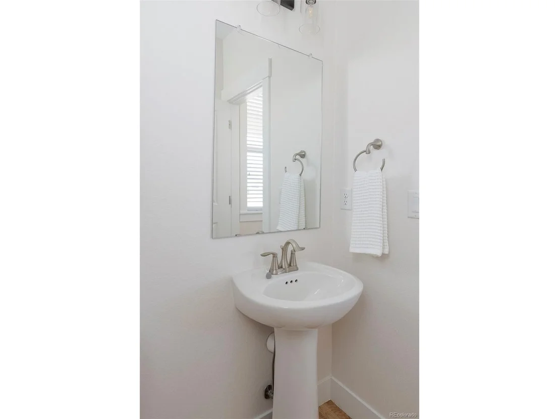 Photo of 2886 Twin Lakes Cir