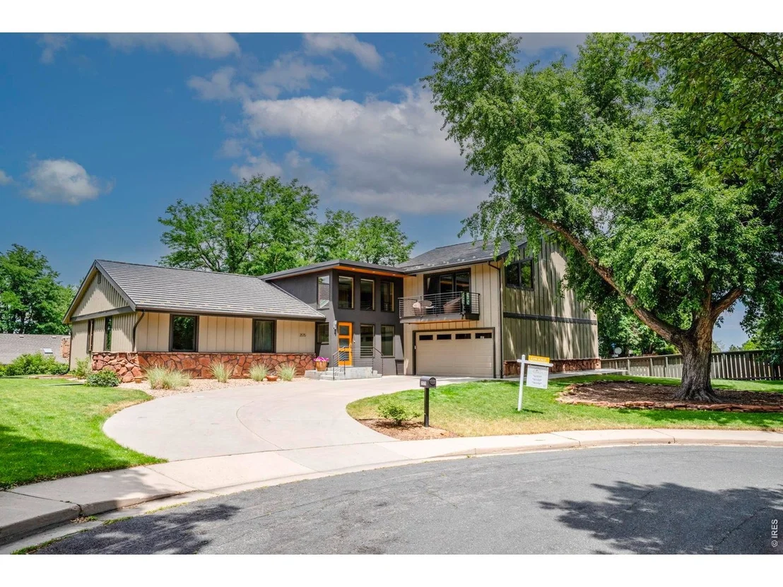 Photo of 2575 Briarwood Dr