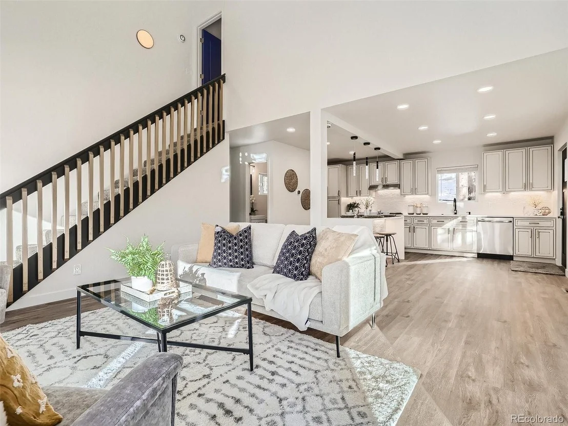Photo of 79 Lakewood Cir