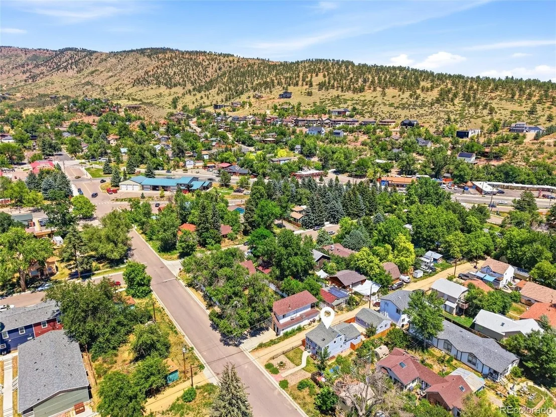 Photo of 317 3rd Ave