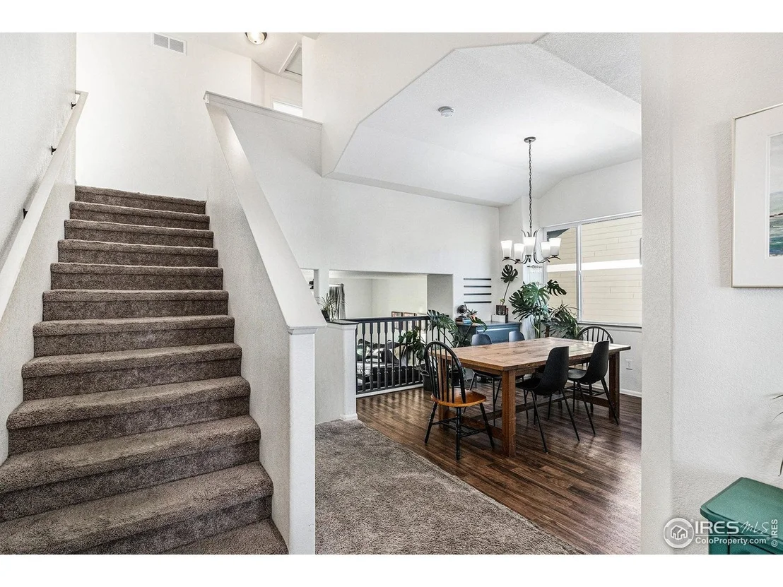 Photo of 985 Axis Dr