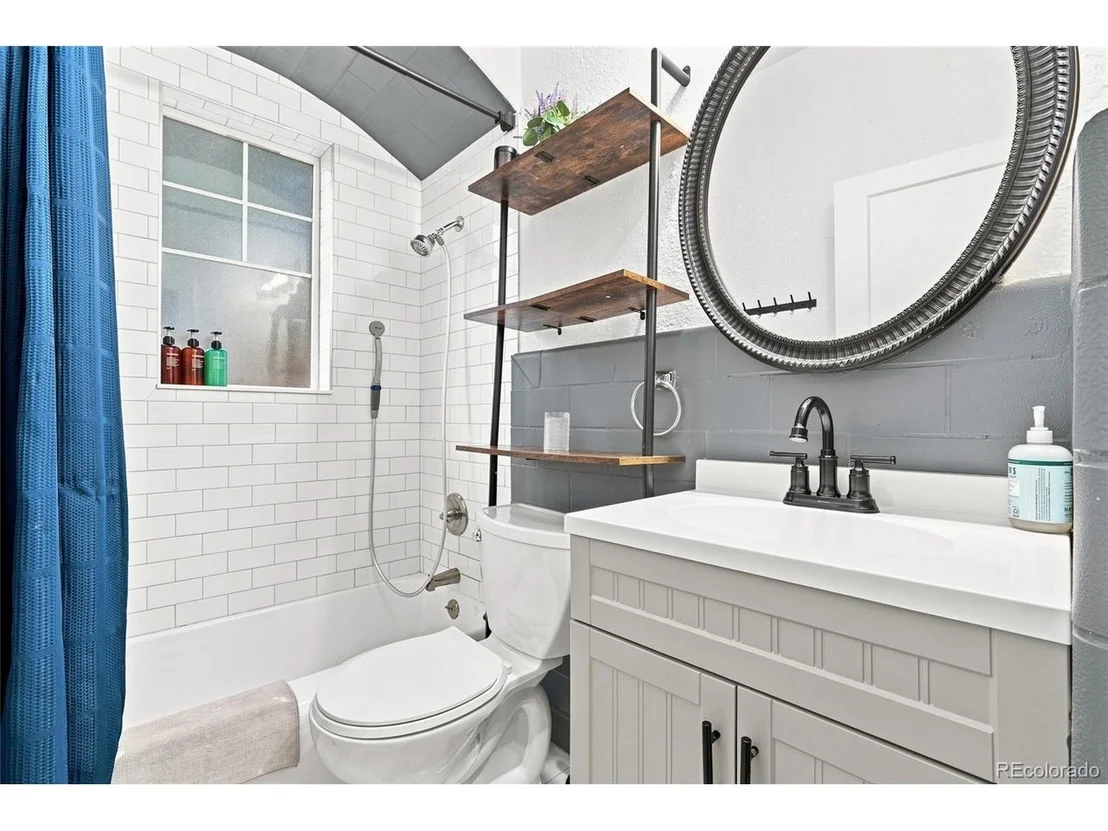 Photo of 1802 W 39th Ave