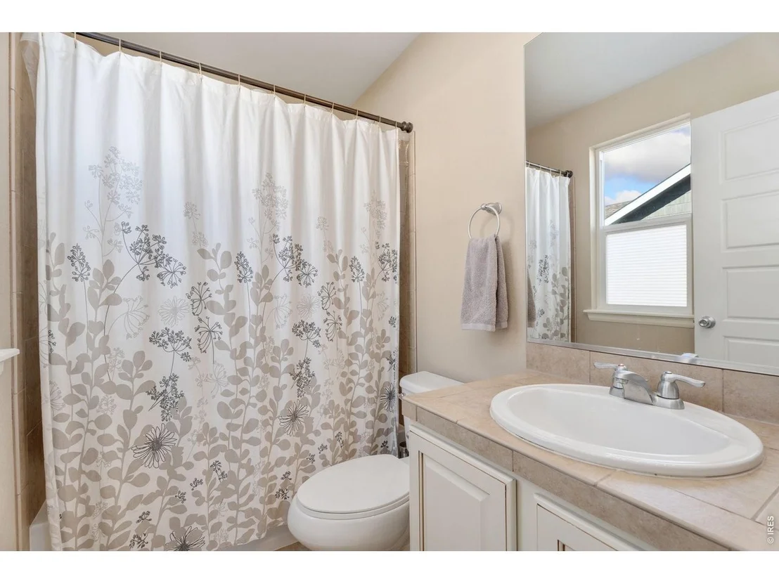 Photo of 2084 Bayfront Dr