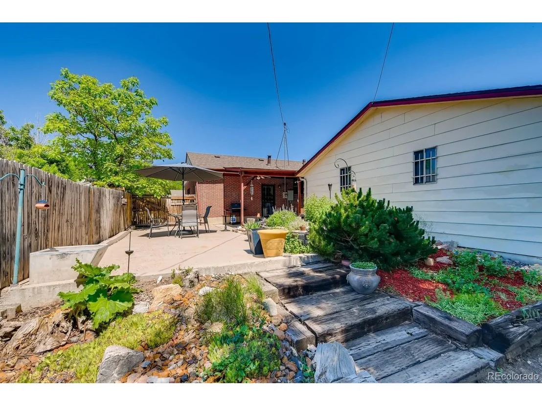 Photo of 920 Emerson Cir