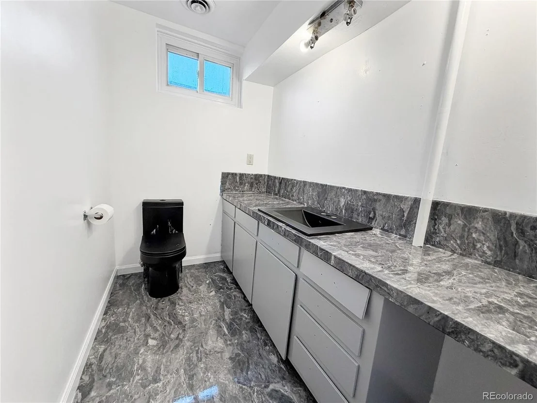 Photo of 662 Ash Ave