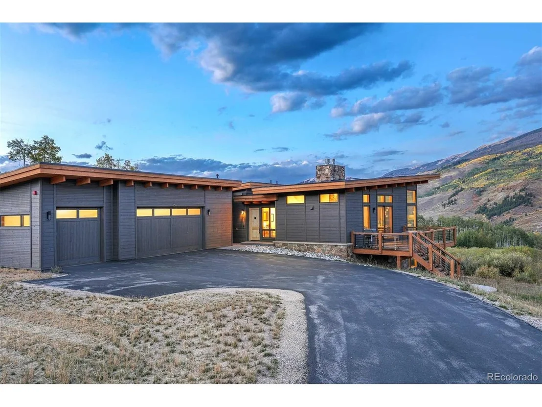Photo of 132 Vendette Road