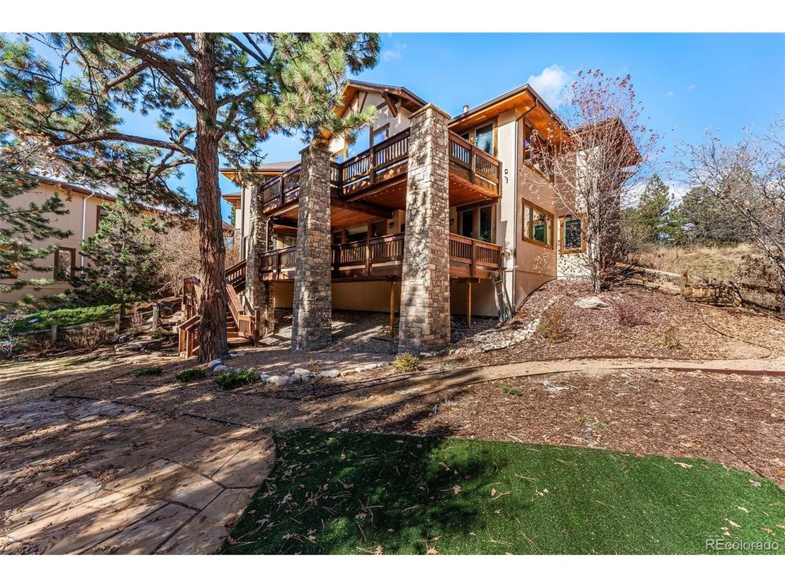 Photo of 2392 Saddleback Dr