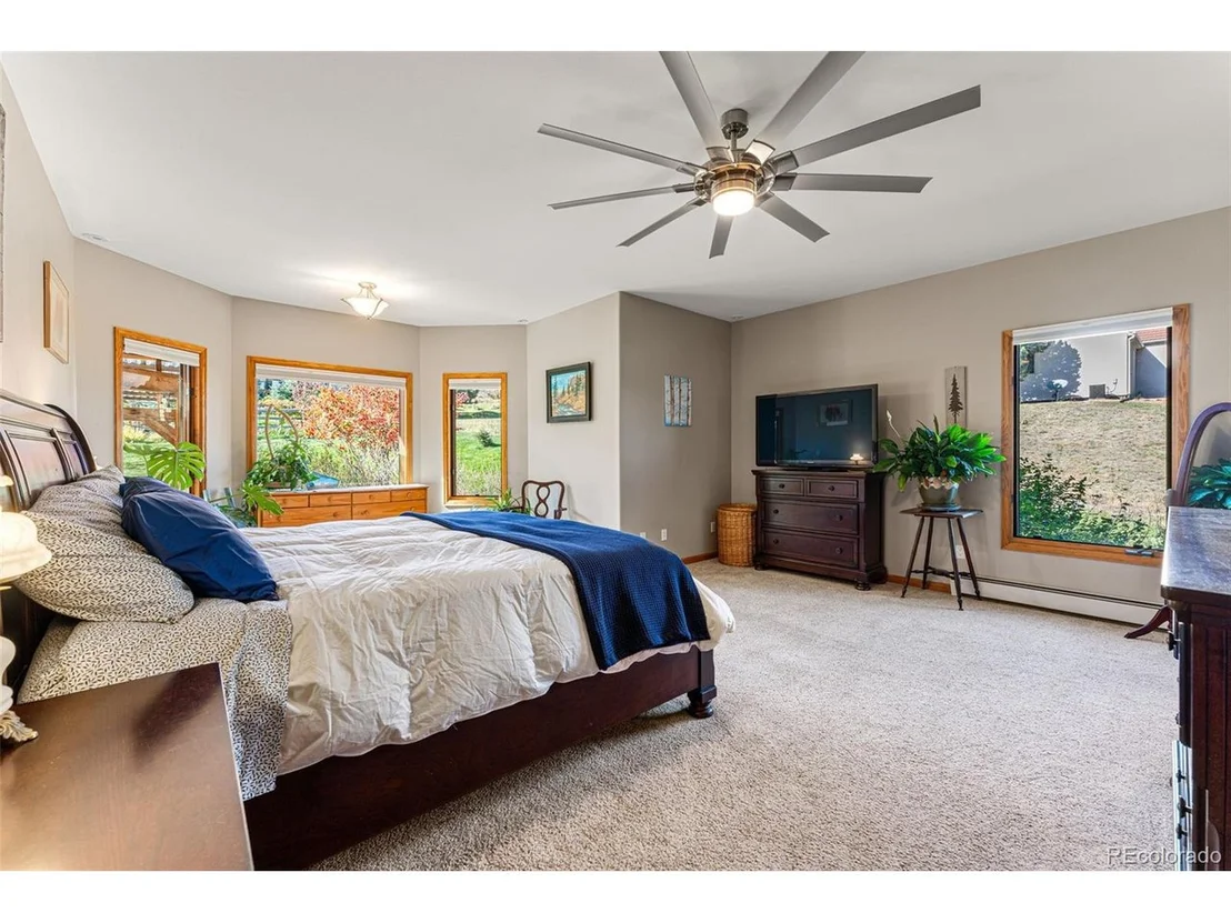 Photo of 6137 Colorow Dr