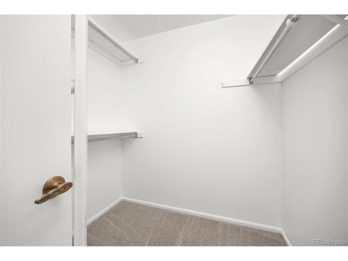 Photo of 8037 Iris Ct