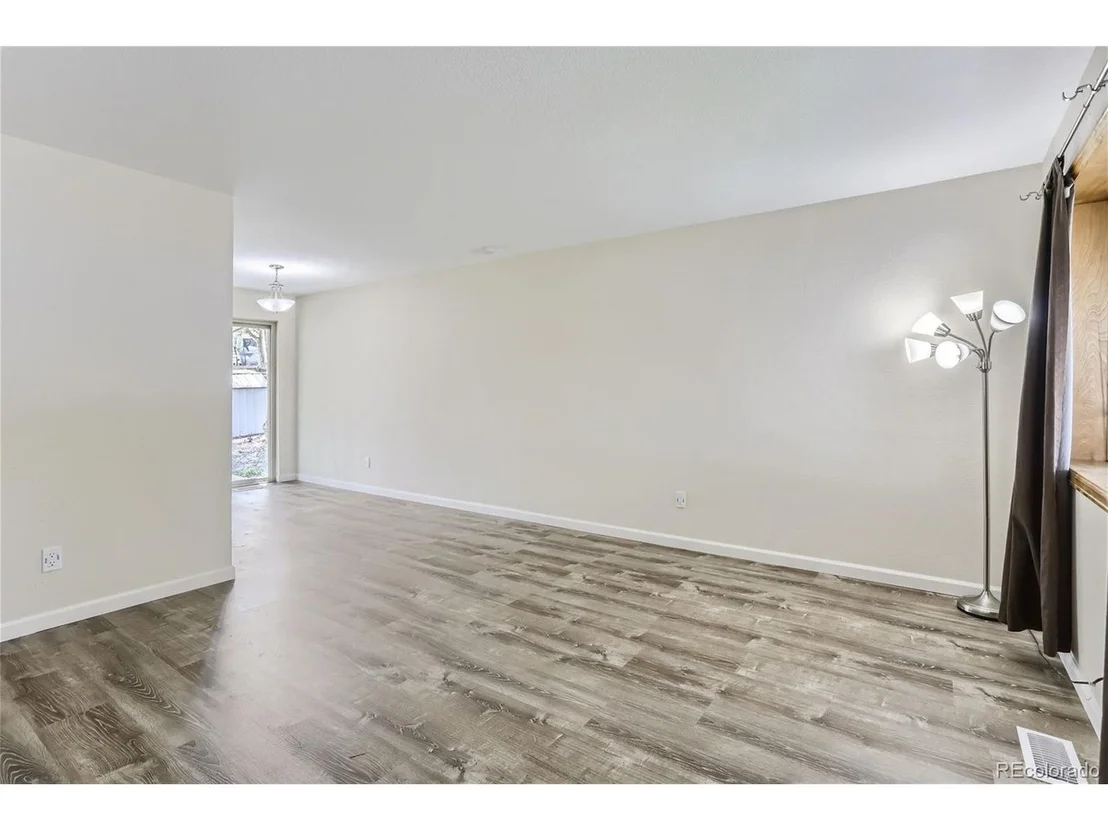 Photo of 48 W 81st Pl