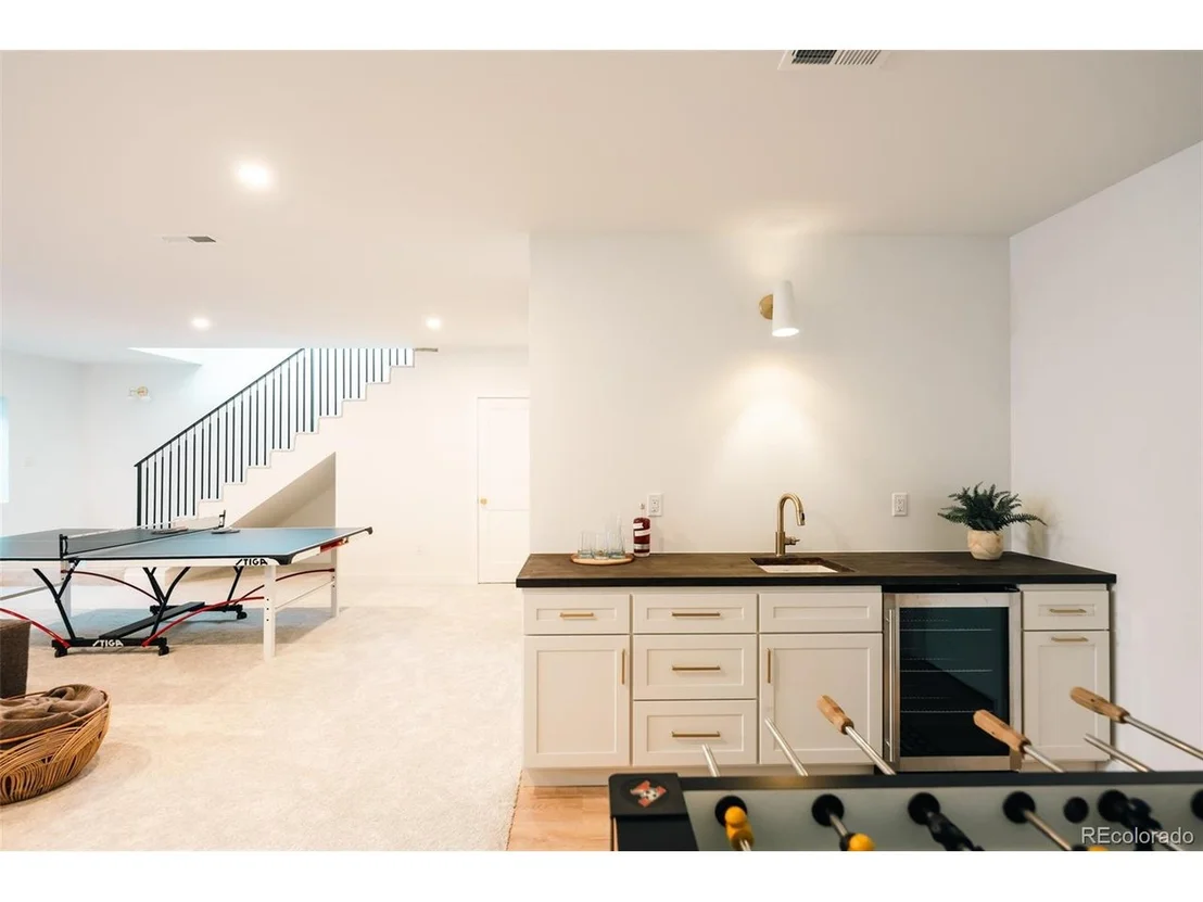 Photo of 2745 Deframe Rd
