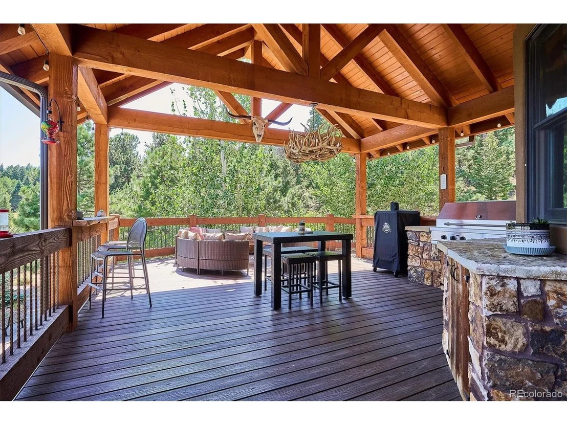 Photo of 477 W Meadow Rd