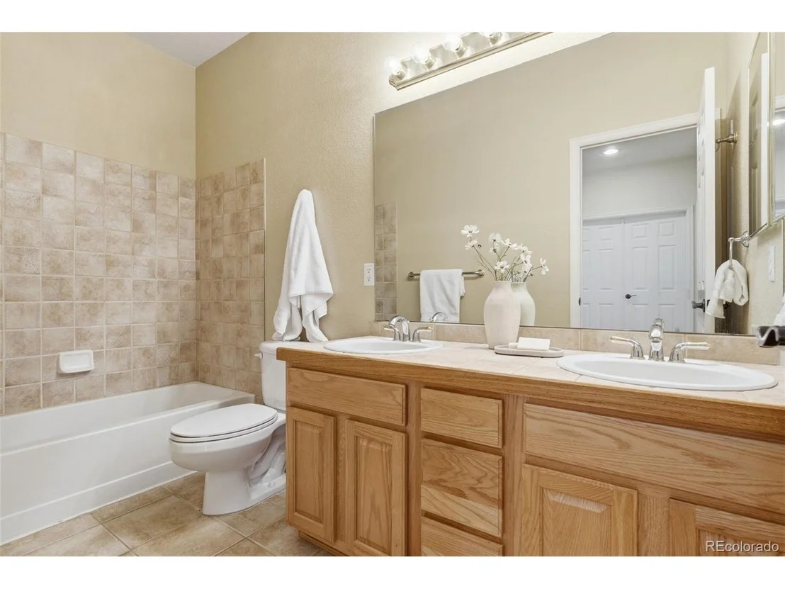 Photo of 879 Glenarbor Cir