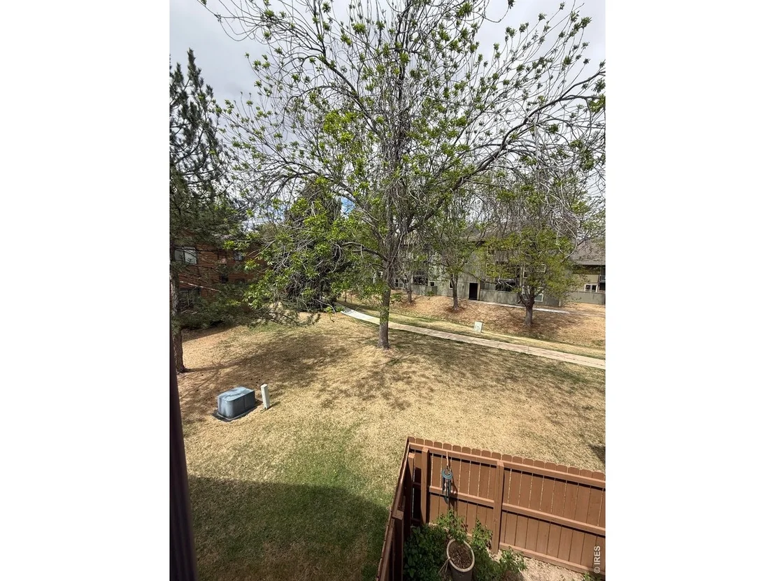 Photo of 6239 Willow Ln