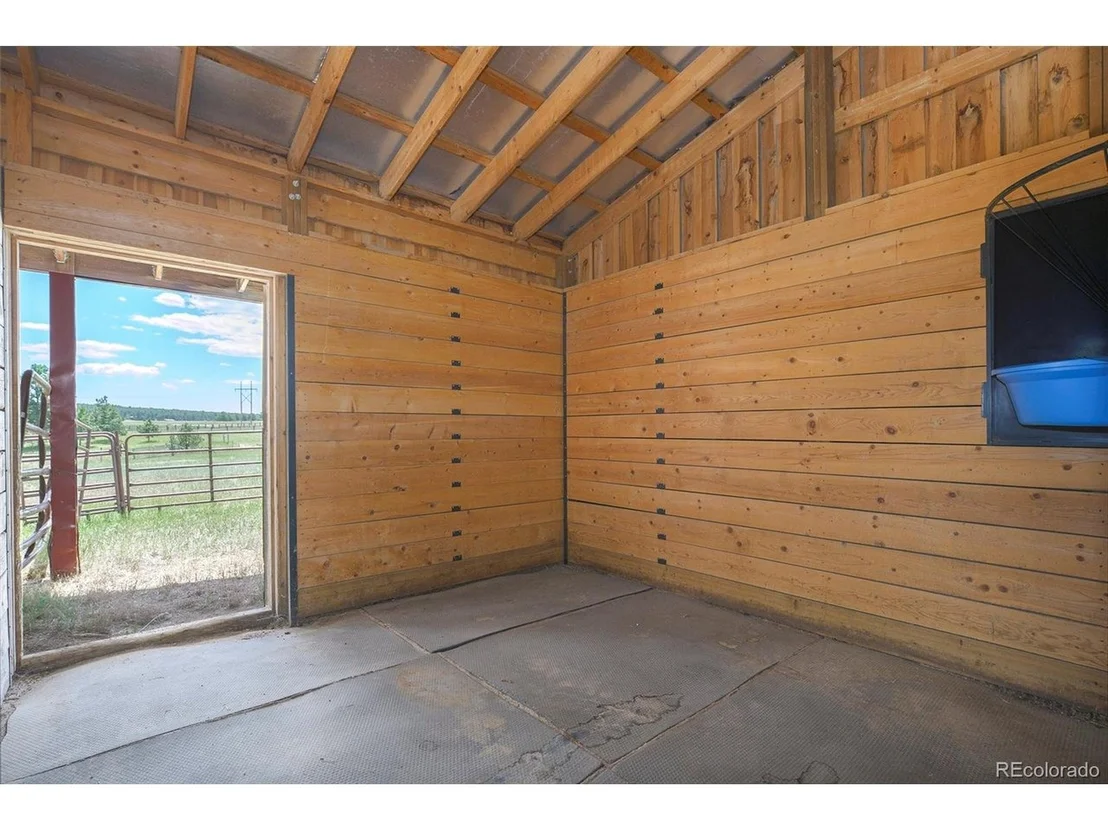 Photo of 2585 Mohawk Way