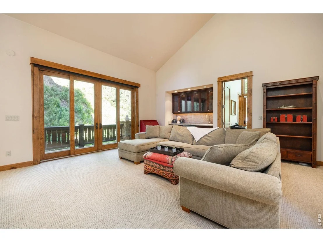 Photo of 4920 Juniper Ln