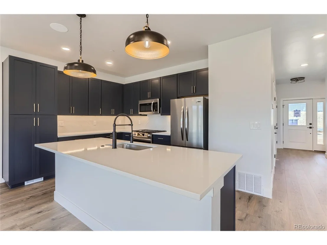 Photo of 1301 James Rd