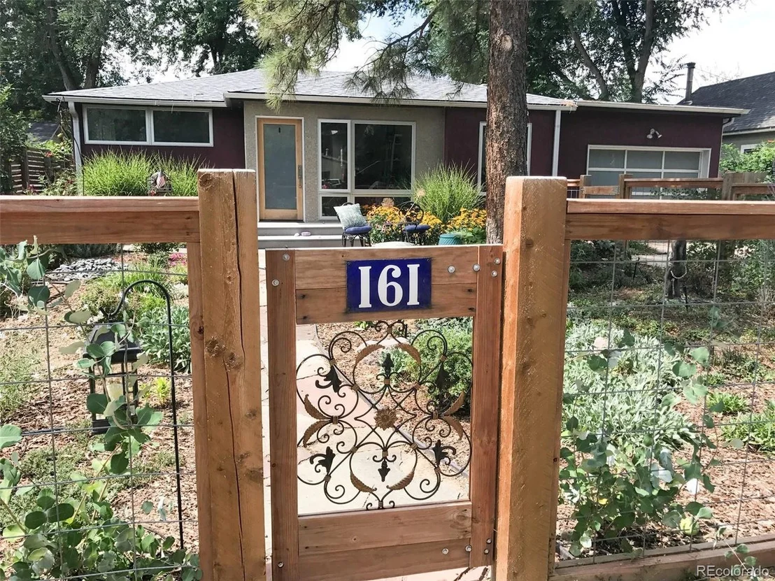 Photo of 161 3rd Ave